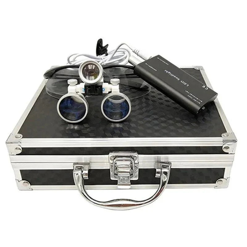 Fotóforo Cirúrgico Odontológico, Fotóforo, Fotóforo Cirúrgico, Fotóforo Com led, fotóforo led, lupa com fotóforo
lupa para dentista
lupa para cirurgia
lupa odontológica
Lupa Odontológica Profissional